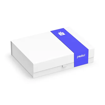 Magnetic rigid gift case with sash